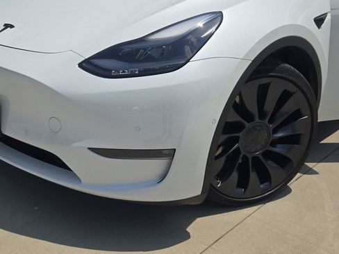 Used 2022 Tesla Model Y Performance AWD/4WD image 7