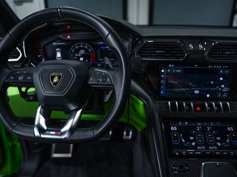 Used 2023 Lamborghini Urus S image 22