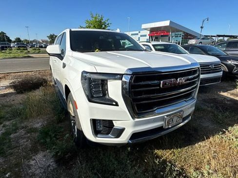 Used 2021 GMC Yukon XL SLT AWD/4WD image 2