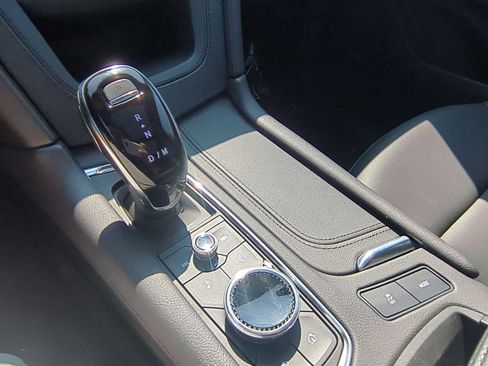 Used 2025 Cadillac XT6 Luxury image 18