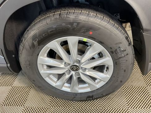 New 2026 Toyota Corolla Cross LE image 5