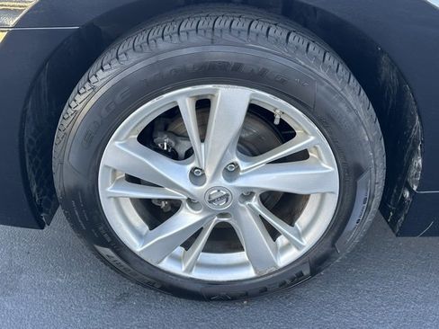 Used 2015 Nissan Altima 2.5 SV image 35