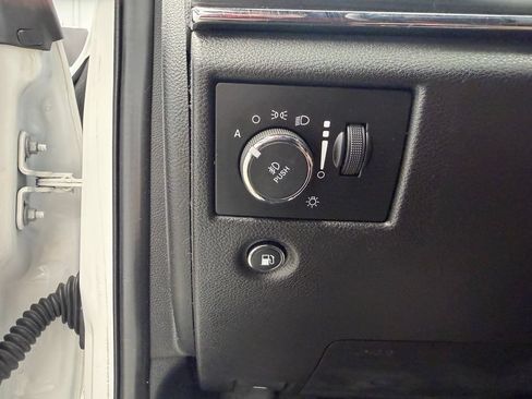 Certified 2022 Jeep Grand Cherokee Limited AWD/4WD image 25