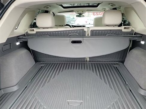 Used 2023 Cadillac XT5 Premium Luxury image 6