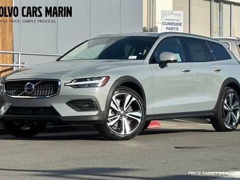 New 2026 Volvo V60 B5 Cross Country Plus w/ Climate Package AWD/4WD image 1