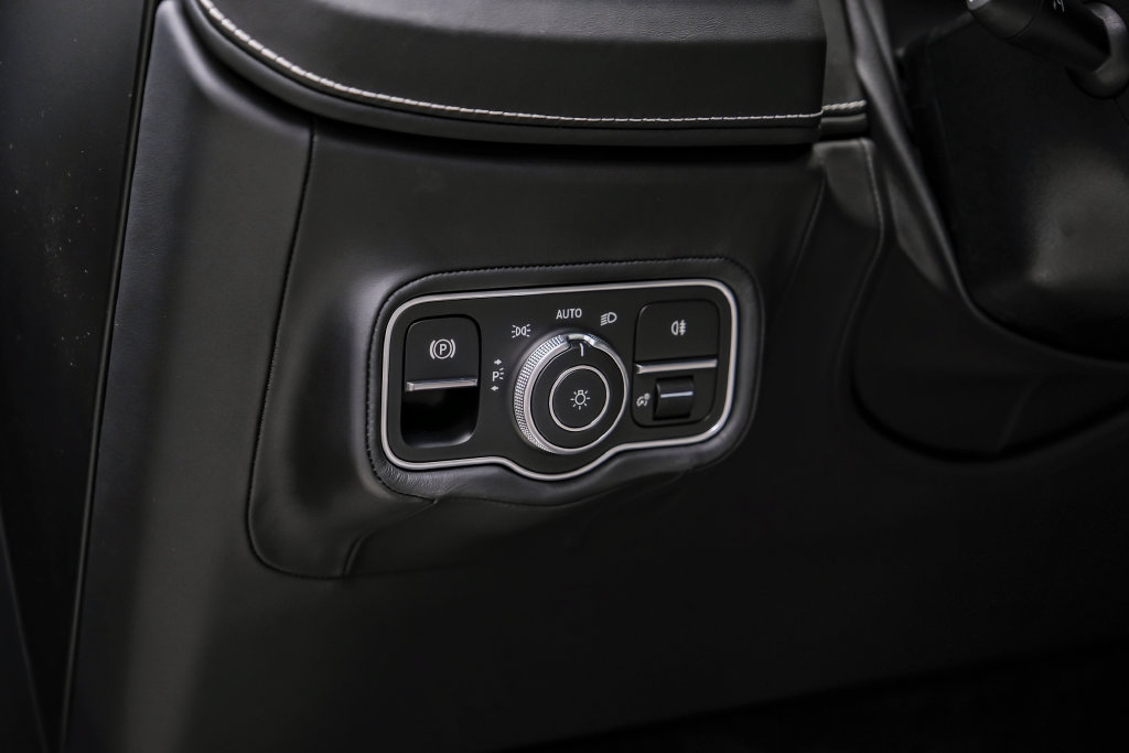 Used 2027 Mercedes-Benz G 63 AMG 4MATIC image 40