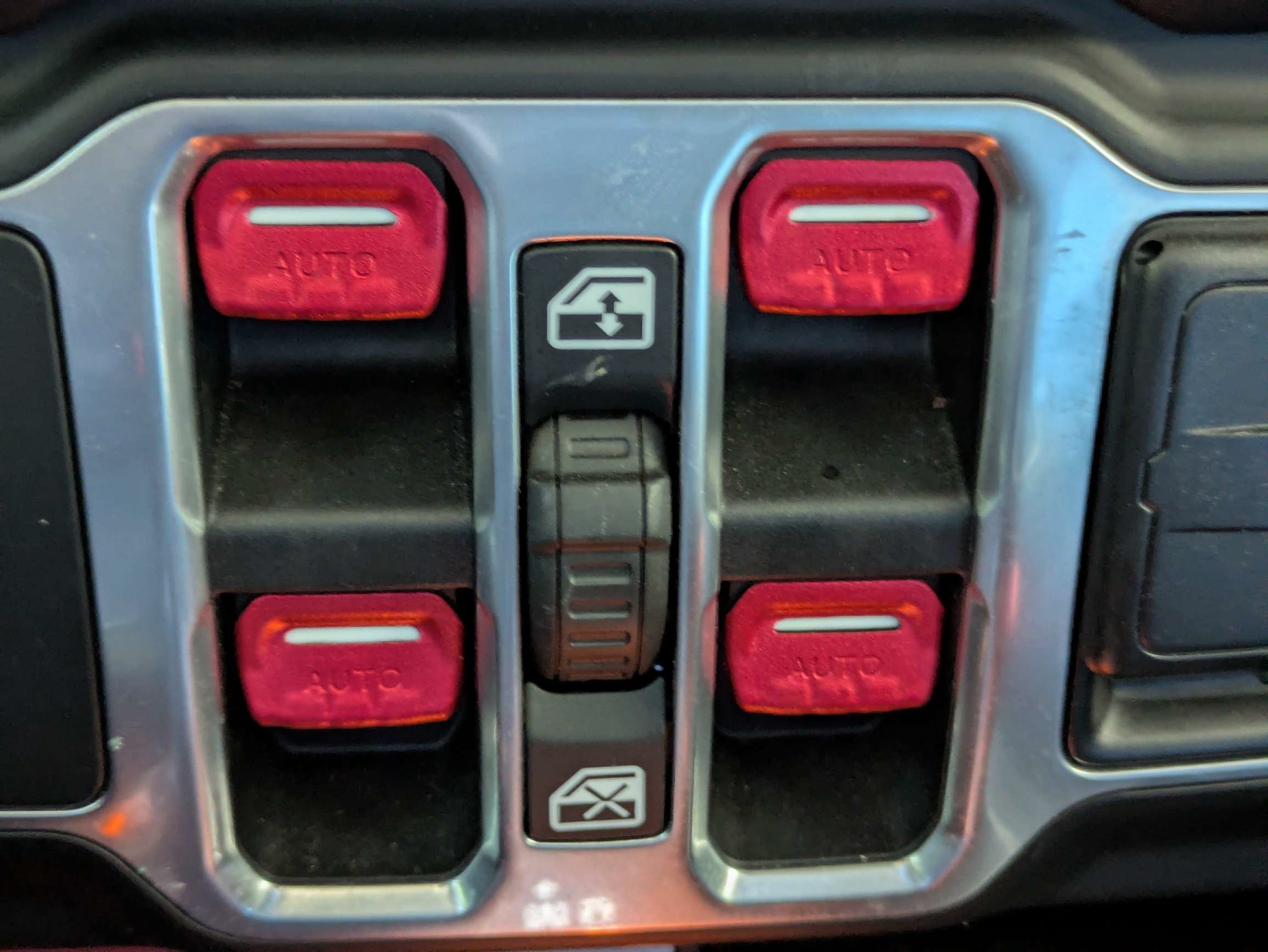 Used 2018 Jeep Wrangler Unlimited Rubicon AWD/4WD image 14