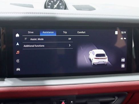 Used 2024 Porsche Cayenne image 23