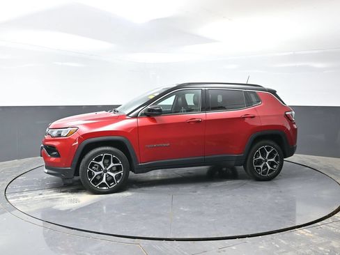 Used 2025 Jeep Compass Limited AWD/4WD image 10