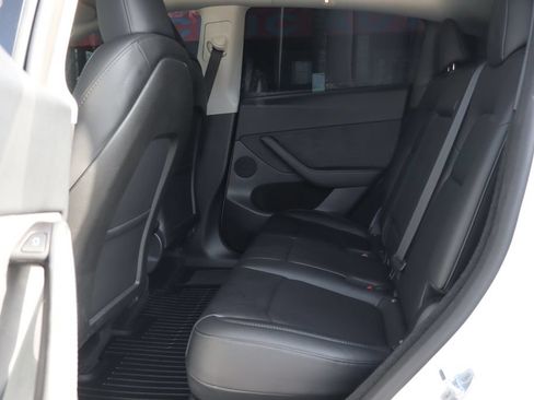 Used 2024 Tesla Model Y Long Range RWD image 35