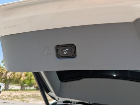 Used 2023 Lincoln Nautilus Reserve FWD image 13