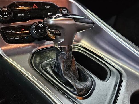 Used 2019 Dodge Challenger SXT RWD image 13