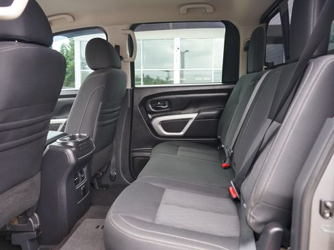 Used 2017 Nissan Titan SV AWD/4WD image 16
