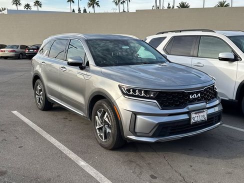 Used 2022 Kia Sorento S image 2