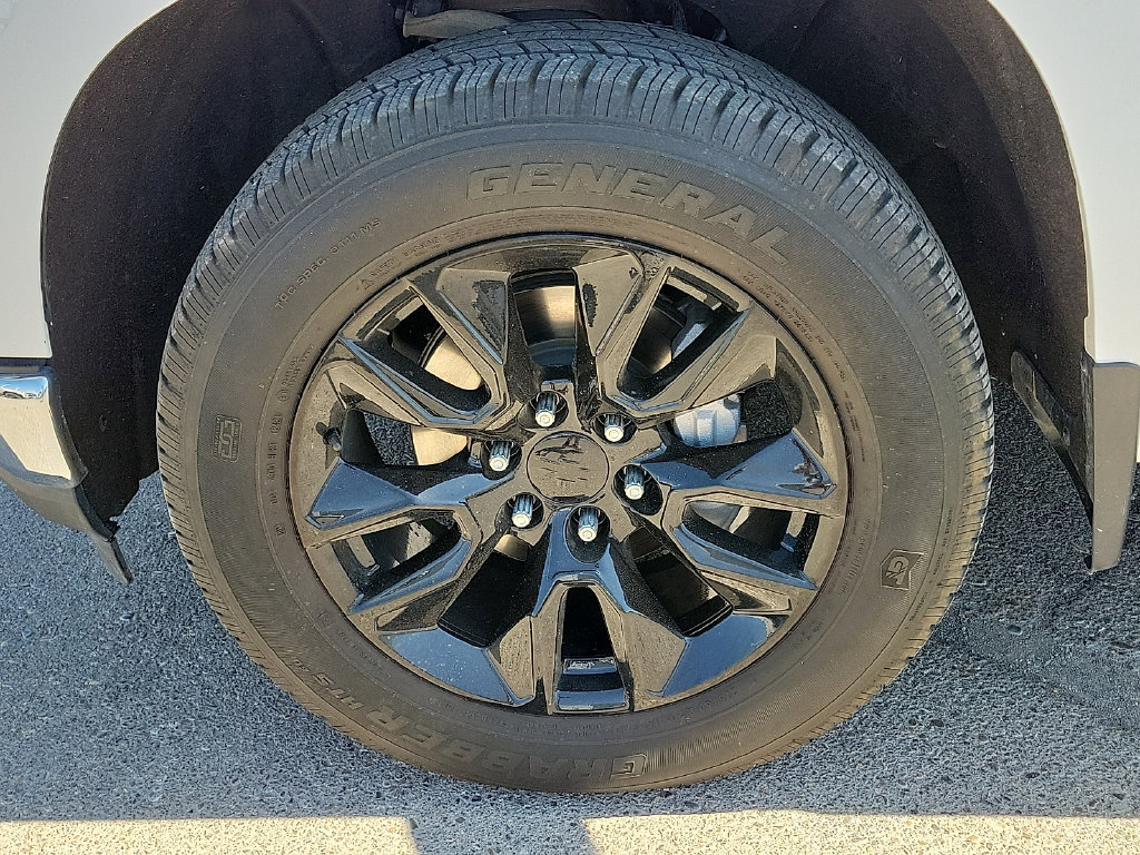 Used 2020 Chevrolet Silverado 1500 LT w/ Texas Edition AWD/4WD image 17