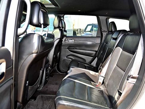 Used 2017 Jeep Grand Cherokee Limited AWD/4WD image 12
