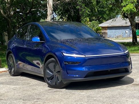 Used 2026 Tesla Model Y Long Range image 6