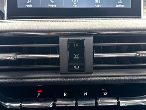 Used 2022 Lincoln Corsair AWD w/ Premium Package image 30