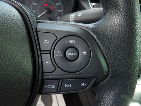 Used 2023 Toyota Corolla LE w/ LE Convenience Package FWD image 18