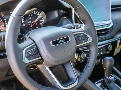 New 2026 Jeep Compass Latitude image 23