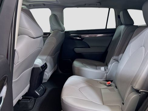 New 2026 Toyota Highlander Limited AWD/4WD image 25