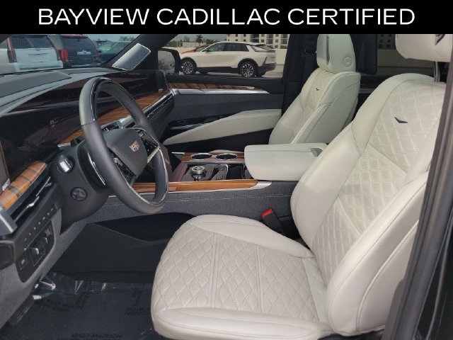 Certified 2025 Cadillac Escalade ESV Sport Platinum AWD/4WD image 19