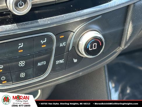Certified 2023 Chevrolet Traverse LT FWD image 26
