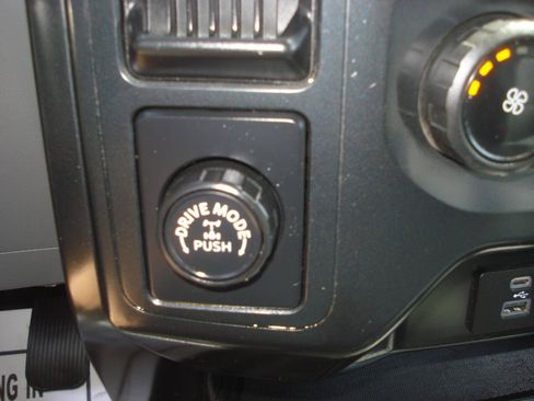 Used 2022 Ford F150 XL w/ Equipment Group 101A High RWD image 36
