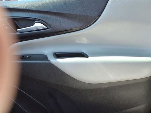 Used 2019 Chevrolet Equinox LS image 24