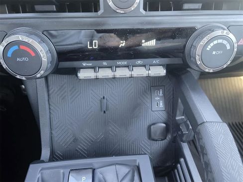 Used 2024 Toyota Tacoma TRD Sport image 17