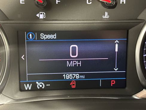 Used 2023 GMC Acadia SLE w/ Driver Convenience Package image 24