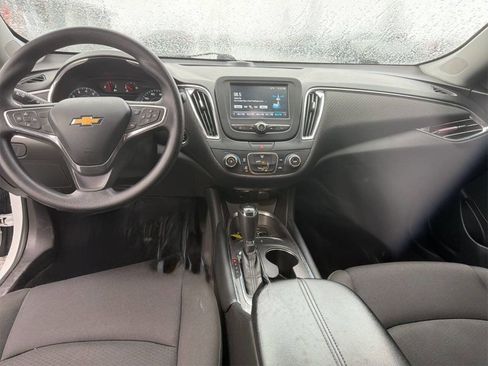 Used 2018 Chevrolet Malibu LT image 4
