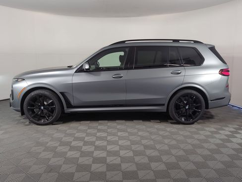 Used 2026 BMW X7 xDrive40i w/ M Sport Package image 2