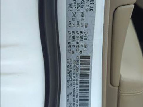 Used 2019 Jeep Grand Cherokee Laredo w/ 18" Wheel & 8.4" Radio Group image 29