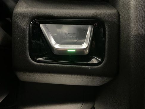 Used 2025 GMC Yukon XL Denali image 24