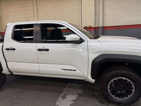 Used 2024 Toyota Tacoma TRD Off-Road AWD/4WD image 19