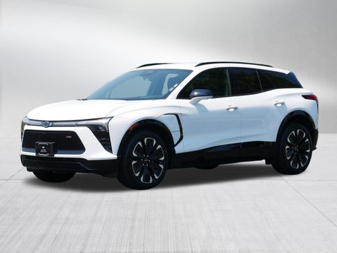 Used 2024 Chevrolet Blazer EV RS AWD/4WD image 2