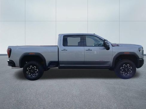 Used 2026 GMC Sierra 2500 AT4X AWD/4WD image 9