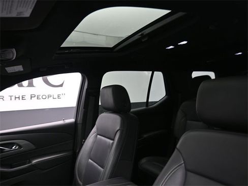 Used 2023 Chevrolet Traverse LT w/ LT Premium Package image 17