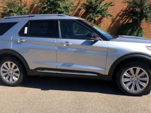 Used 2021 Ford Explorer Limited w/ Equipment Group 301A image 5