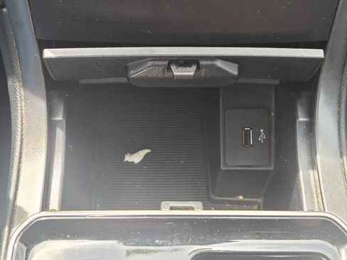 Used 2019 Ford Edge SE FWD image 33