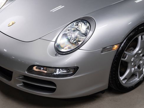 Used 2005 Porsche 911 Carrera image 9
