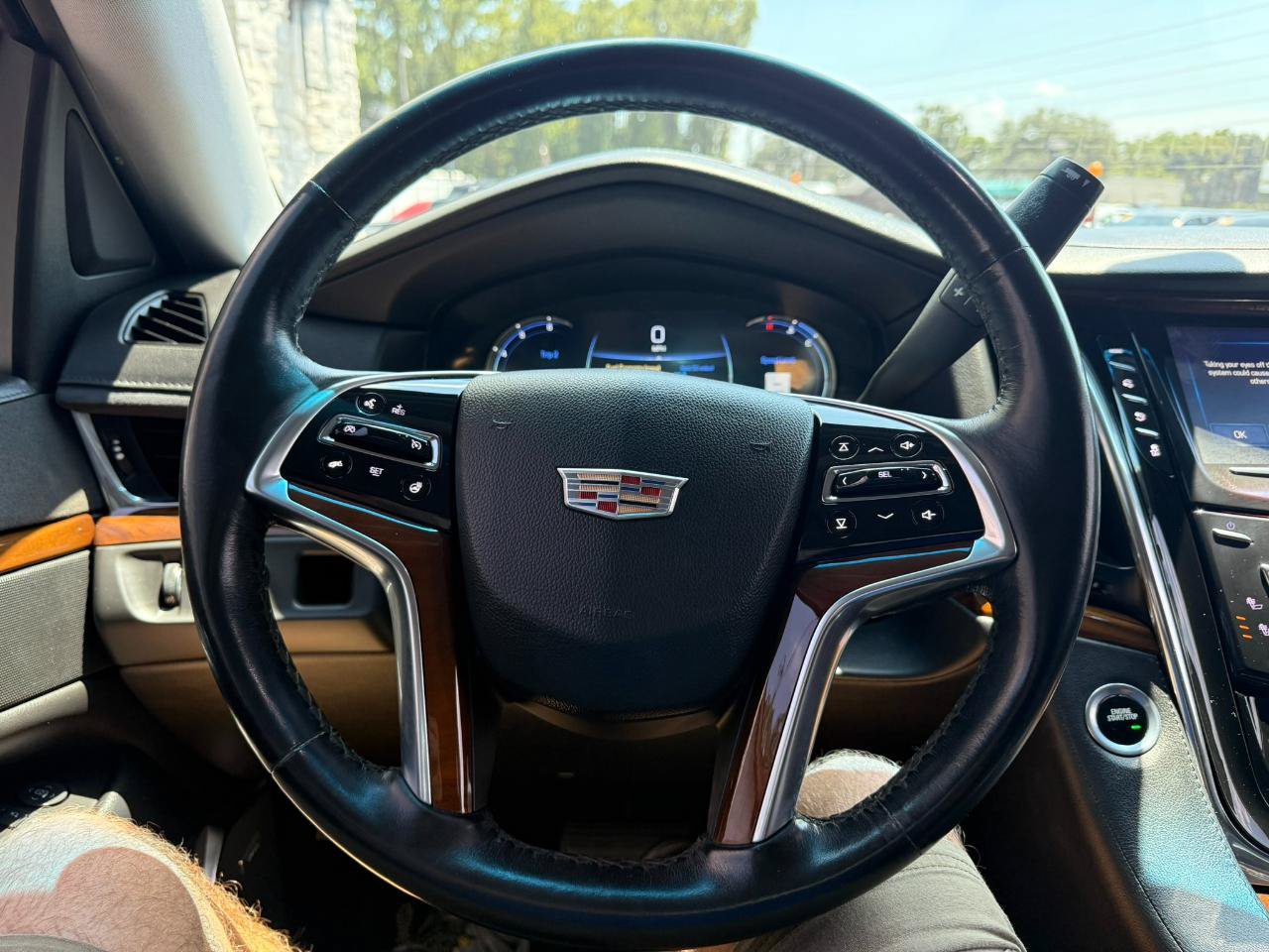 Used 2017 Cadillac Escalade 2WD image 31