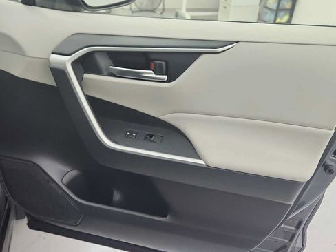 Used 2021 Toyota RAV4 XLE Premium AWD/4WD image 22