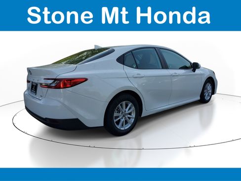 Used 2025 Toyota Camry LE FWD image 6