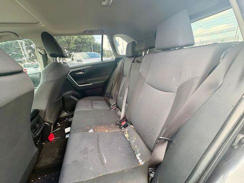 Used 2020 Toyota RAV4 XLE w/ Convenience Package FWD image 13