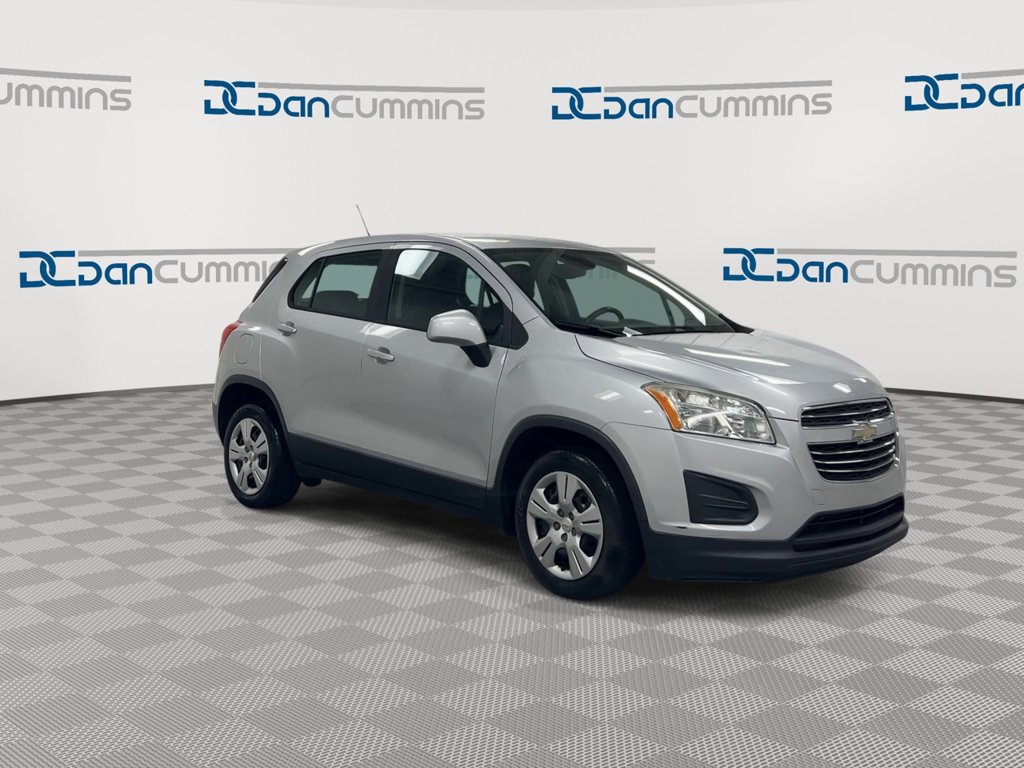 Used 2016 Chevrolet Trax LS FWD image 2
