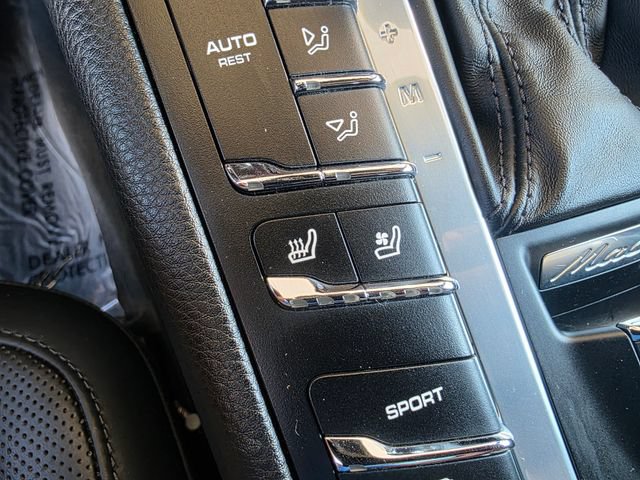 Used 2020 Porsche Macan AWD/4WD image 32