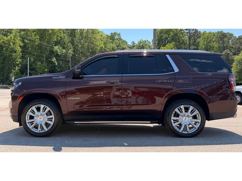 Used 2022 Chevrolet Tahoe High Country AWD/4WD image 3