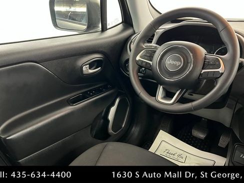 Used 2023 Jeep Renegade Latitude image 11